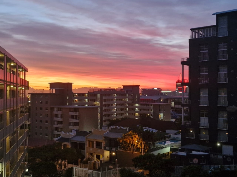 2 Bedroom Property for Sale in Green Point Western Cape